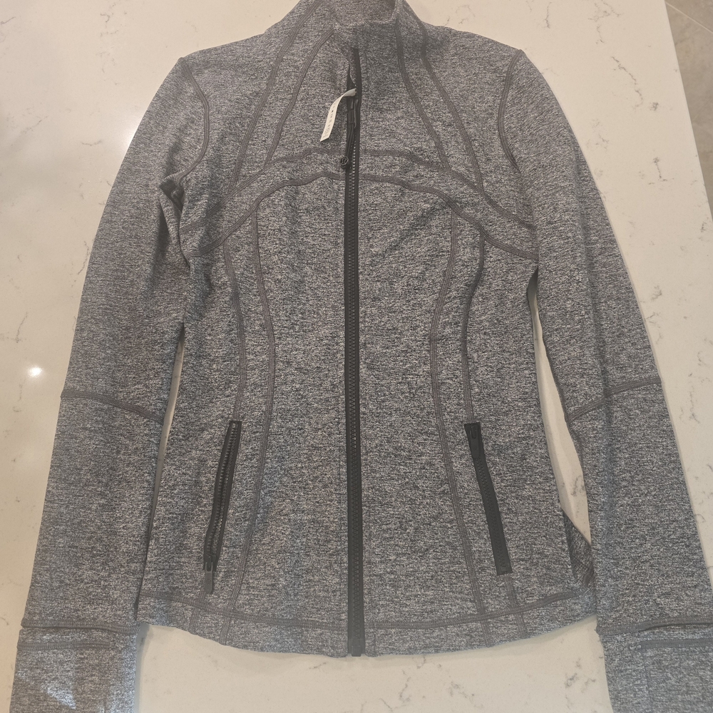 Lululemon Athletica Gray Jacket with Slim Fit and Technical Fabric